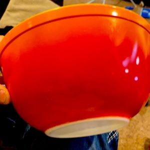 Pyrex bowl 2 1/2 quart